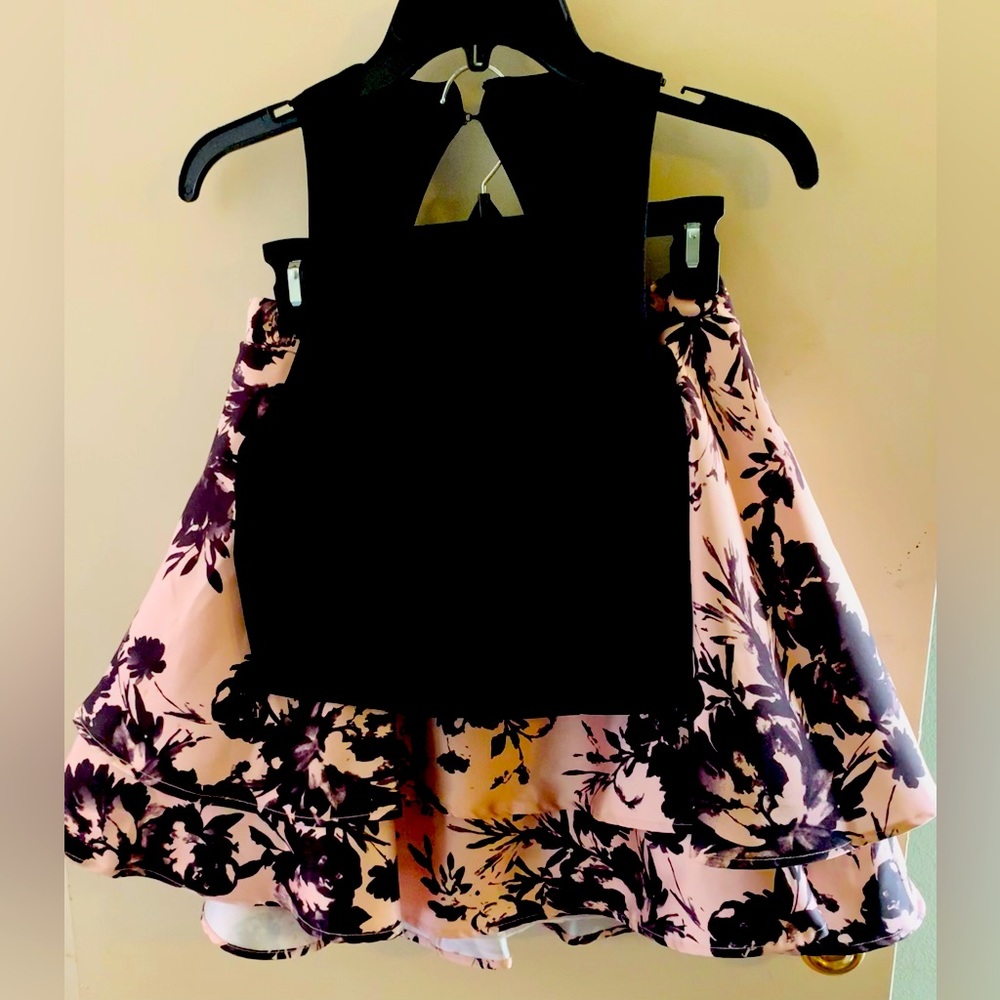 Elegant 2 piece Dress - Picture 2 of 4